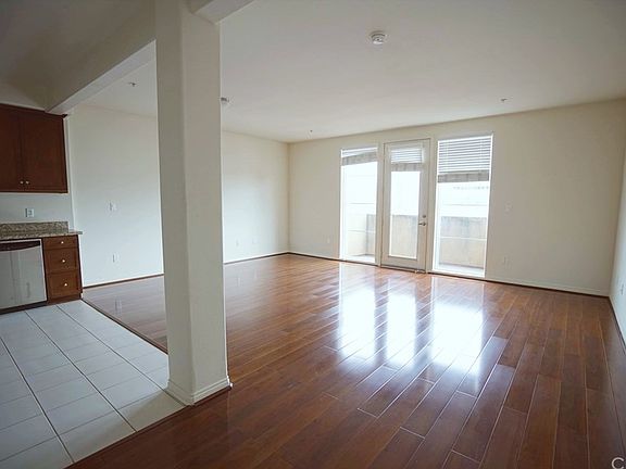 2nd image of 360 Avenue 26 #323