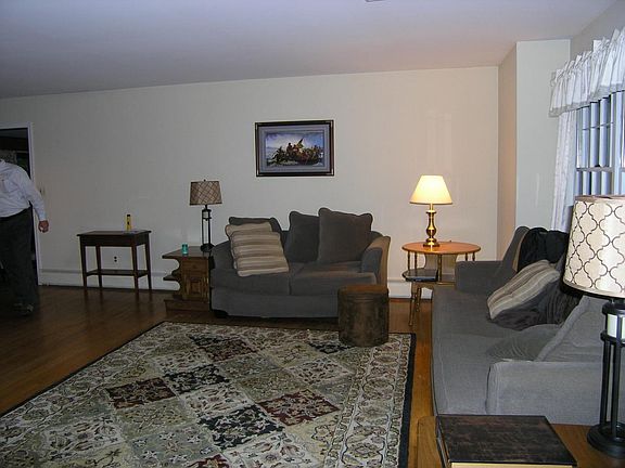 5th image of 740 Towerview Dr