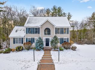 18 Heather Lee Lane, Pelham, NH 03076