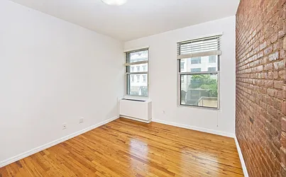 Rented by ER (DO NOT USE)