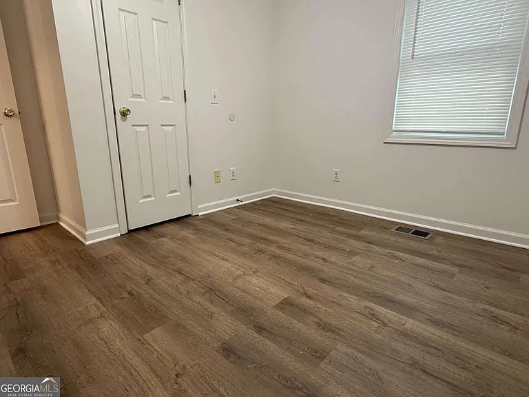 160 2nd St #2 — Photo 41