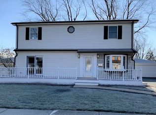 465 Glendale Rd, Buffalo Grove, IL 60089