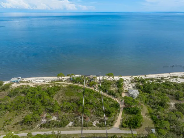 1014 Alan Ln, Alligator Pt, FL 32346