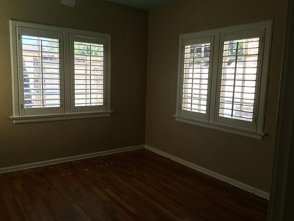 3rd image of 3218 Richmond Ave