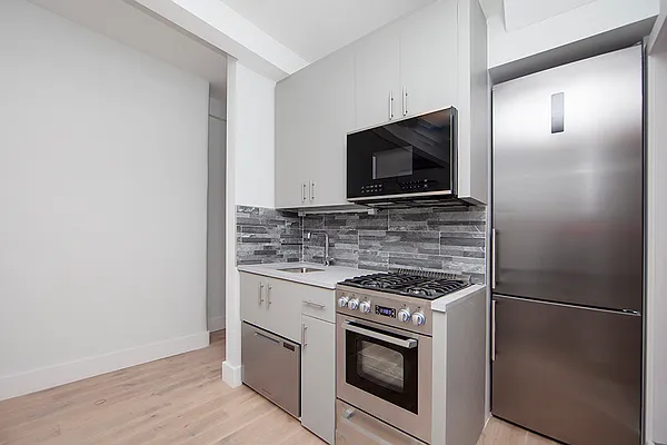 Rented by R New York | media 1