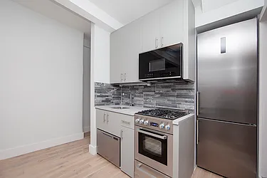 Rented by R New York