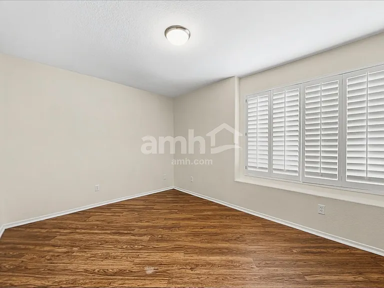 21182 N 62nd Ave — Photo 17