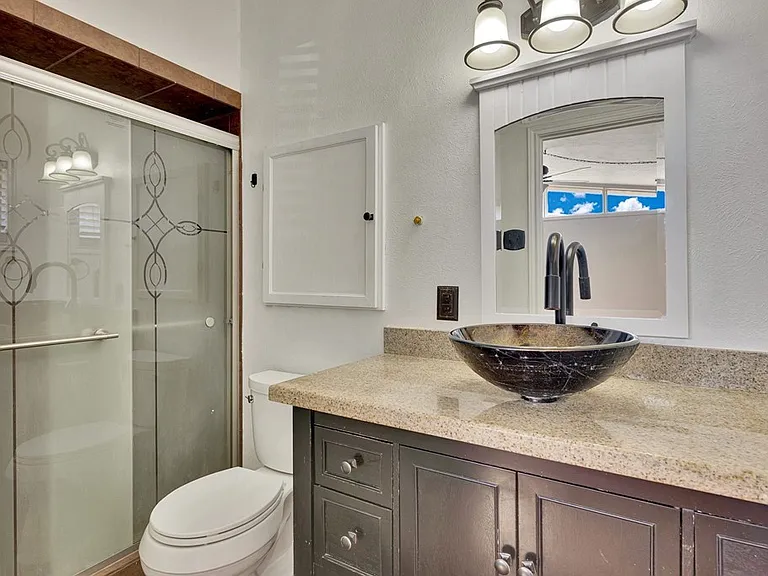3524 W Shandon Ave — Photo 10