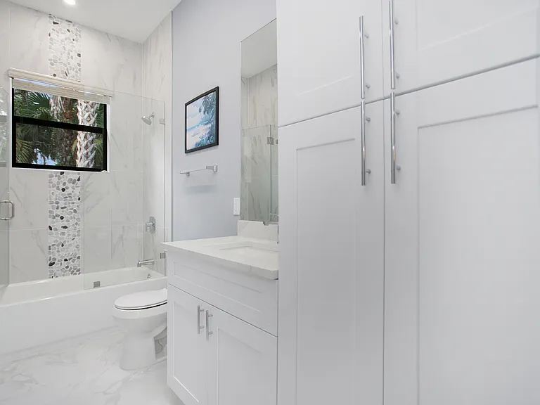 third bathroom between third and fourth bedroom