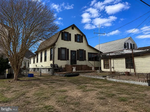 262 Meadow Rd, Pasadena, MD 21122