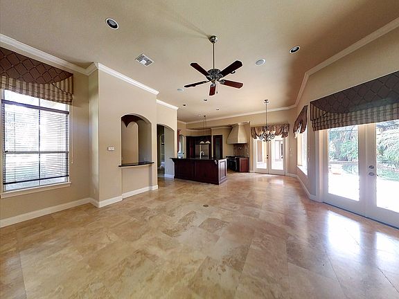 Additional Living Room