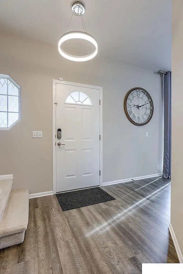 7358 S 183rd St — Photo 3