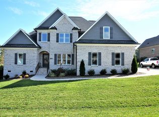 7802 Front Nine Dr, Stokesdale, NC 27357