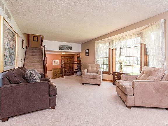 5th image of 66 Scattertree Ln