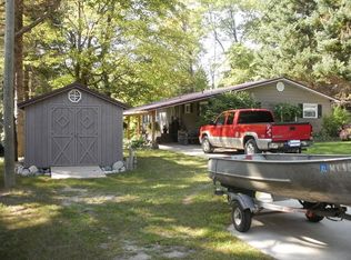 849 Lakeshore Dr, Gladwin, MI 48624