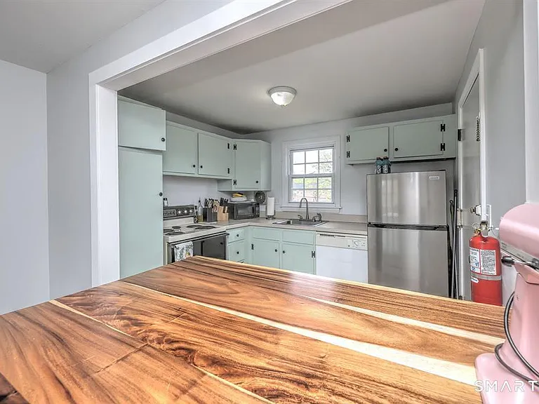 1254 Farmington Ave #C — Photo 9