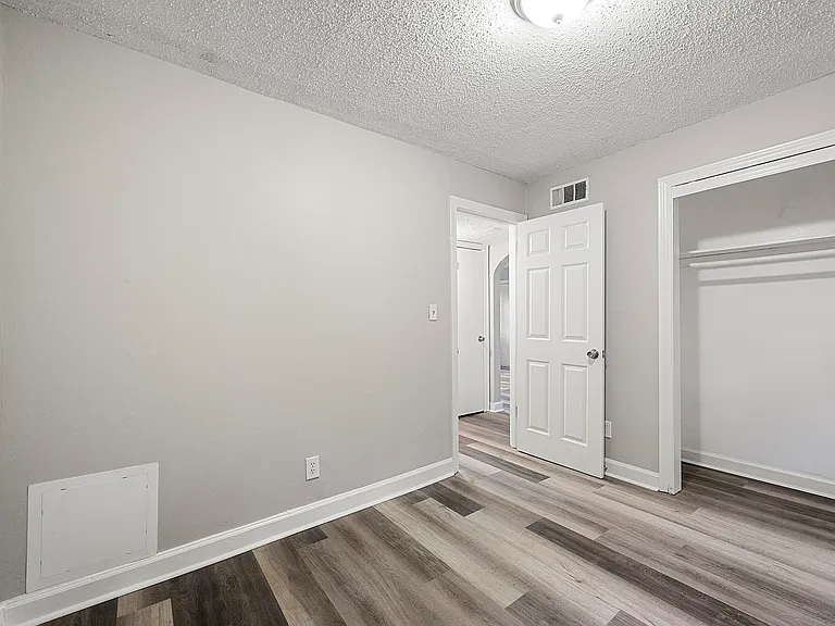 592 Cooper St SW #2 — Photo 9