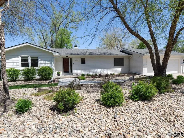 22722 Southshore Dr, Waterloo, NE 68069