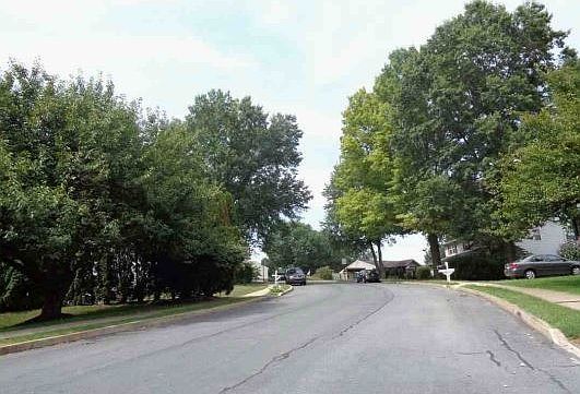 Exterior Neighborhood (street photo)