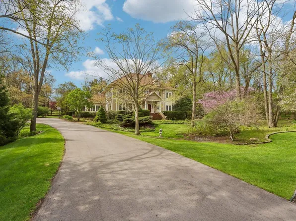 N29W30593 Foxwood DRIVE, Pewaukee, WI 53072