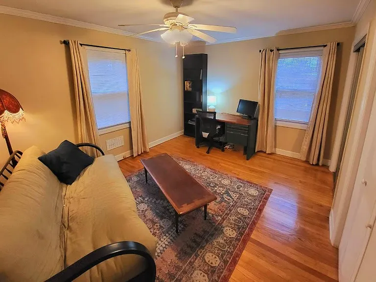 114 Allee St — Photo 8