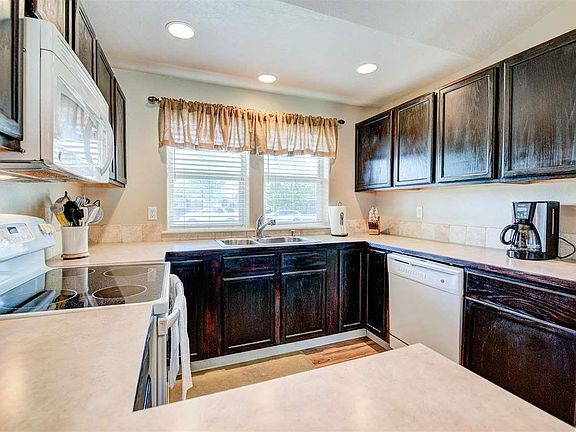 4th image of 5913 Westport Ln
