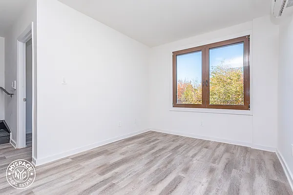 Rented by MySpaceNYC | media 2
