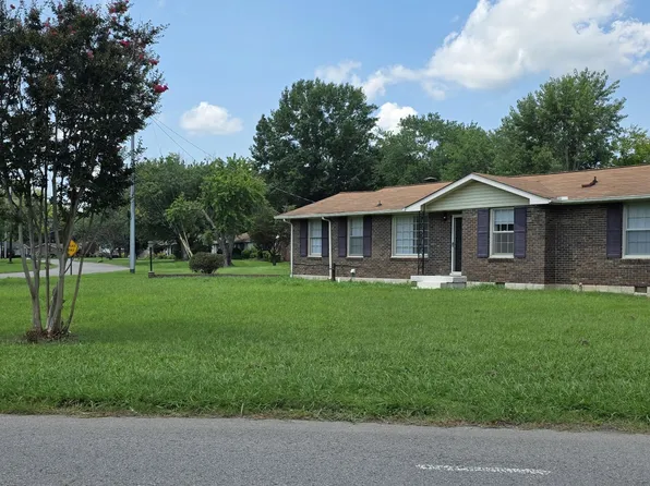 100 Southburn Dr, Hendersonville, TN 37075