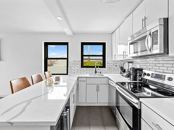 5th image of 25-40 Shore Blvd #9U