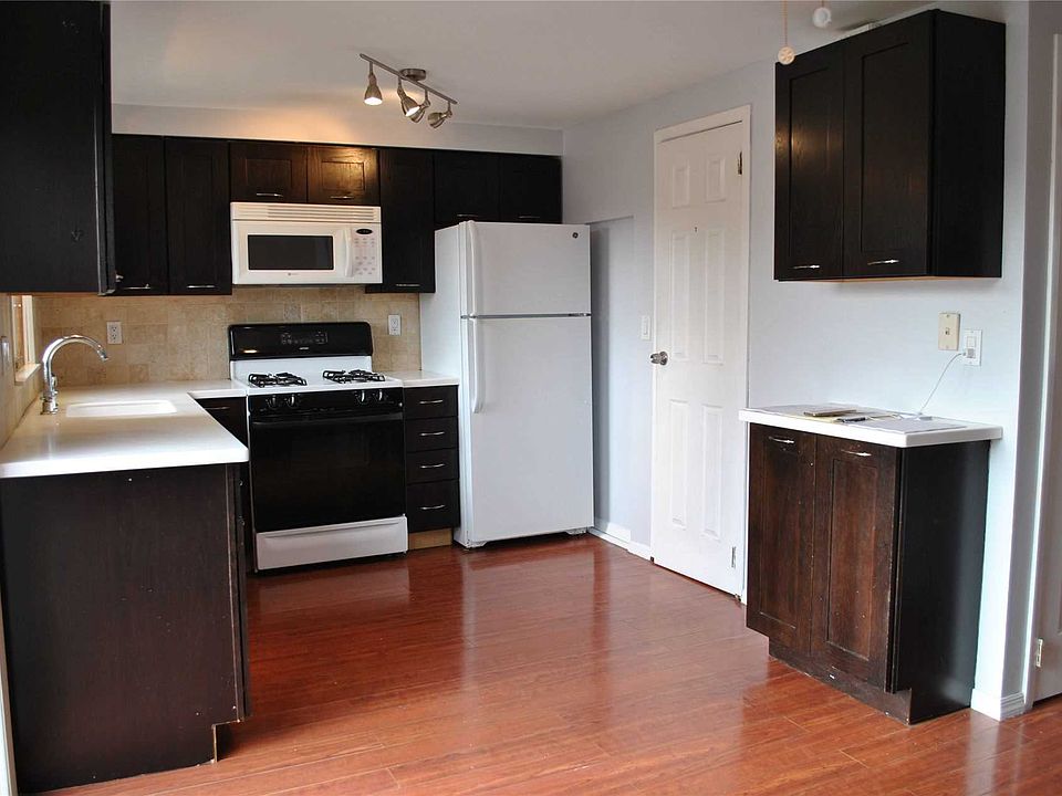 1st image of 97 Dartmouth Dr