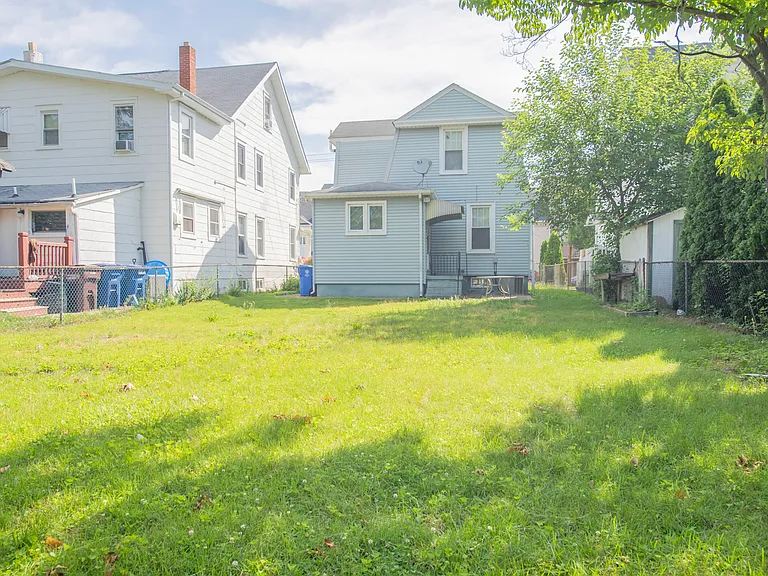 124 Delaware Ave — Photo 10