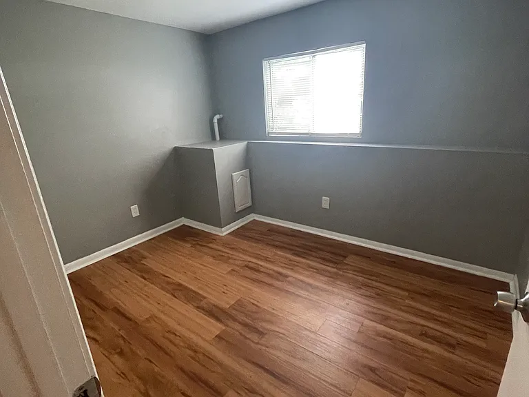 5455 N Main St #18B — Photo 2