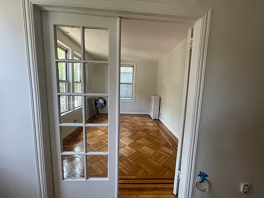 Rented by Metropolis International Realty Inc. | media 17