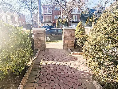 2722 Mickle Ave #1 — Photo 6