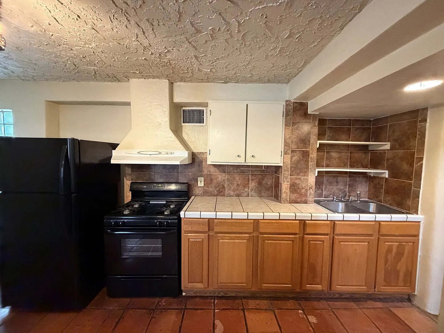 503 Verne St — Photo 2