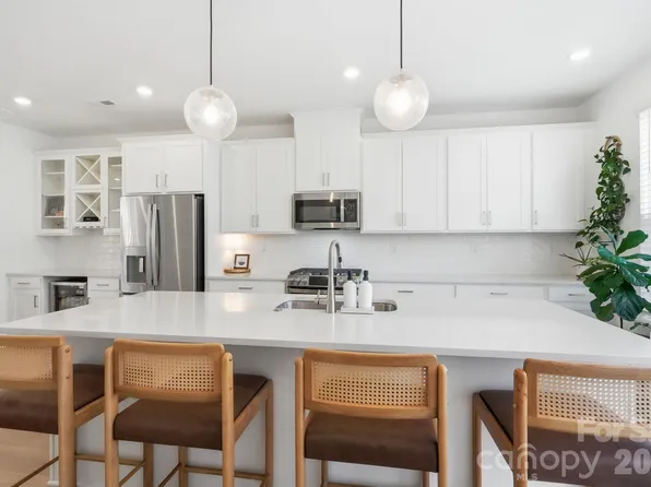 215 Tamala St, Davidson, NC 28036