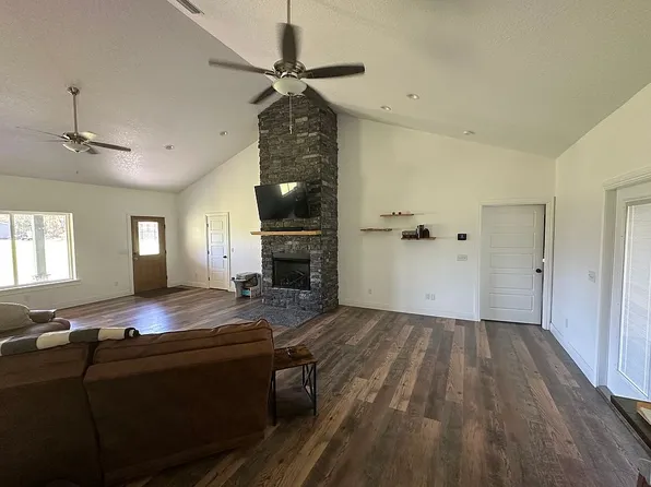 6130 NW 52nd Ct, Chiefland, FL 32626