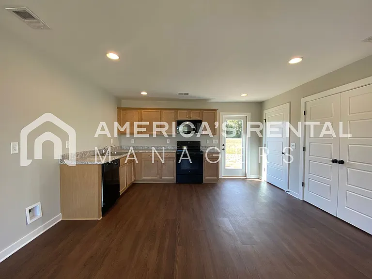 50 Sunlight Cir — Photo 2