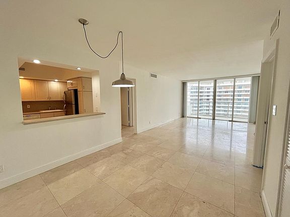 4th image of 5600 Collins Ave APT 15C