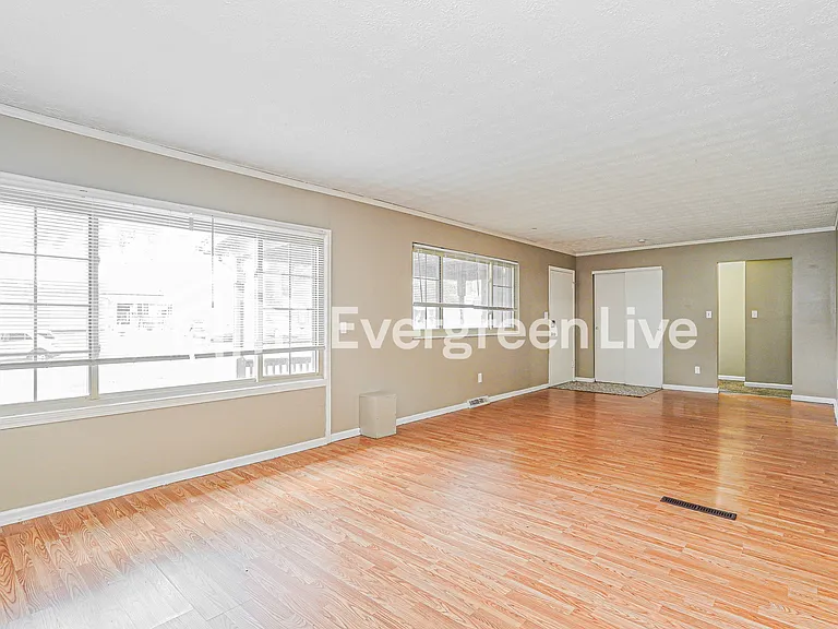 5050 Fullerton Dr — Photo 4