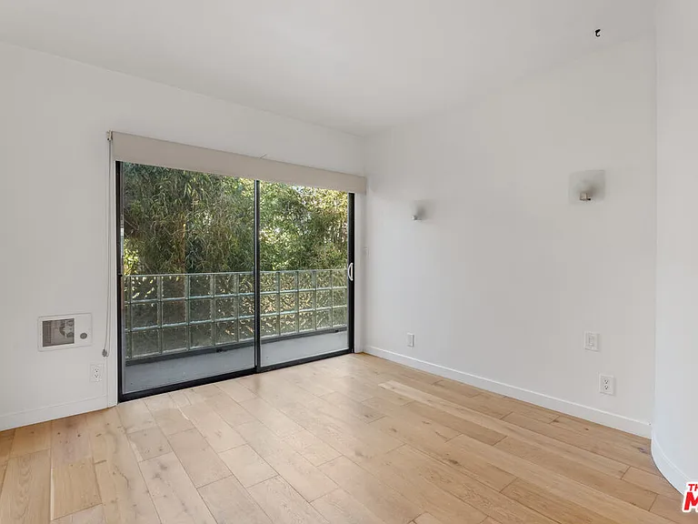 22 28th Ave — Photo 11