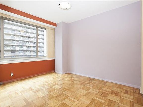 5th image of 315 W 70th St APT 14-B2