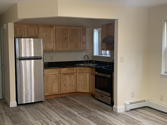 2nd image of 622 E 226th St #B