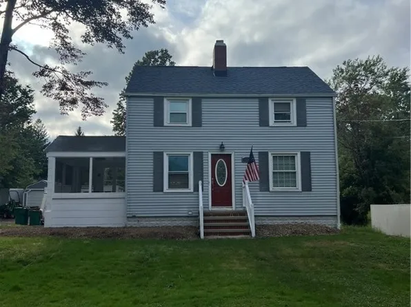 7286 Cricket Ln, Seven Hills, OH 44131