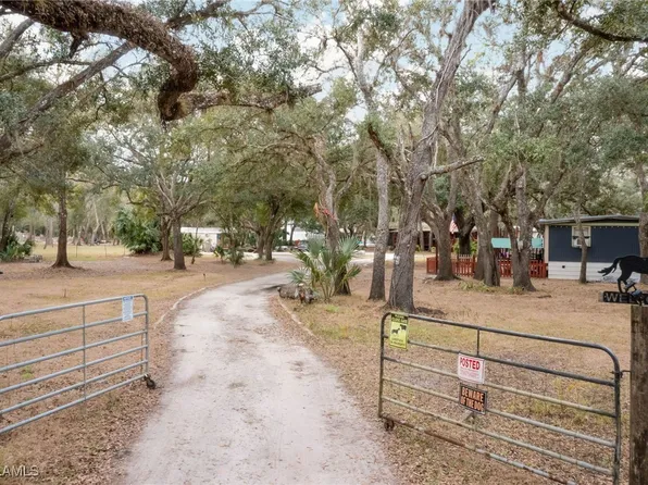 1281 NE River Rock Dr, Arcadia, FL 34266