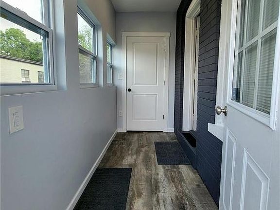 3rd image of 616 Minor St