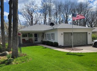 97 Healy Dr, Williams Bay, WI 53191