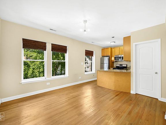 2nd image of 3007 N Clifton Ave #202