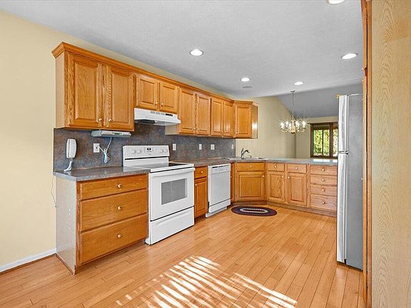 5th image of 2506 Falcon Pointe Dr NW #70