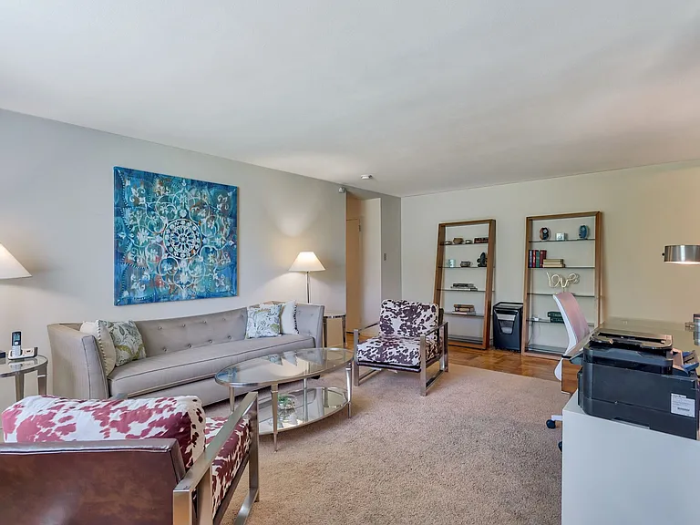 Thomas Wynne Apartments — Photo 31
